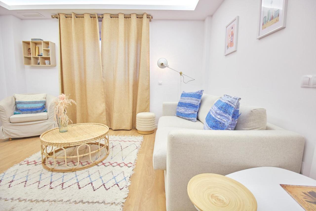 City Apartment With Workspace, Rooftop & Parking Tarifa Bagian luar foto