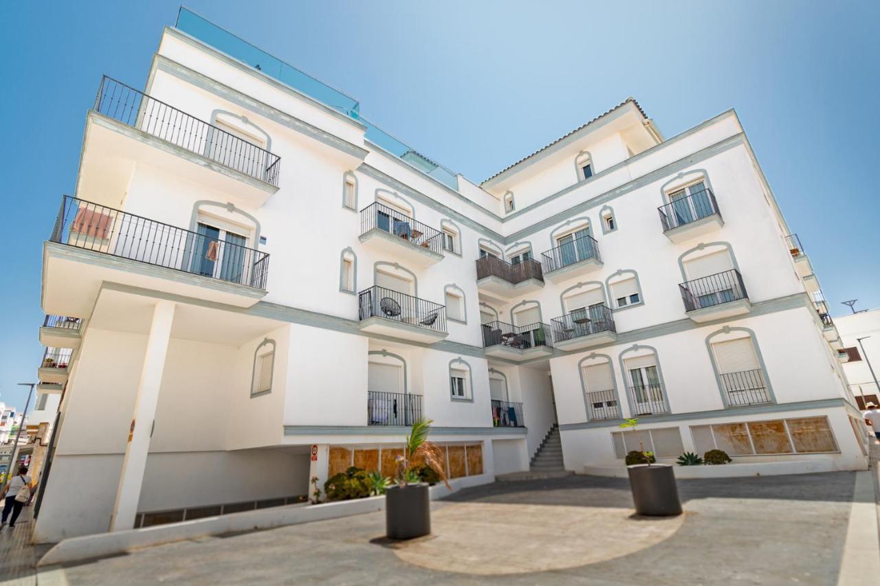 City Apartment With Workspace, Rooftop & Parking Tarifa Bagian luar foto