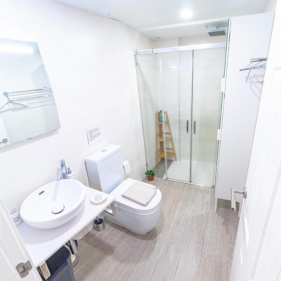 City Apartment With Workspace, Rooftop & Parking Tarifa Bagian luar foto